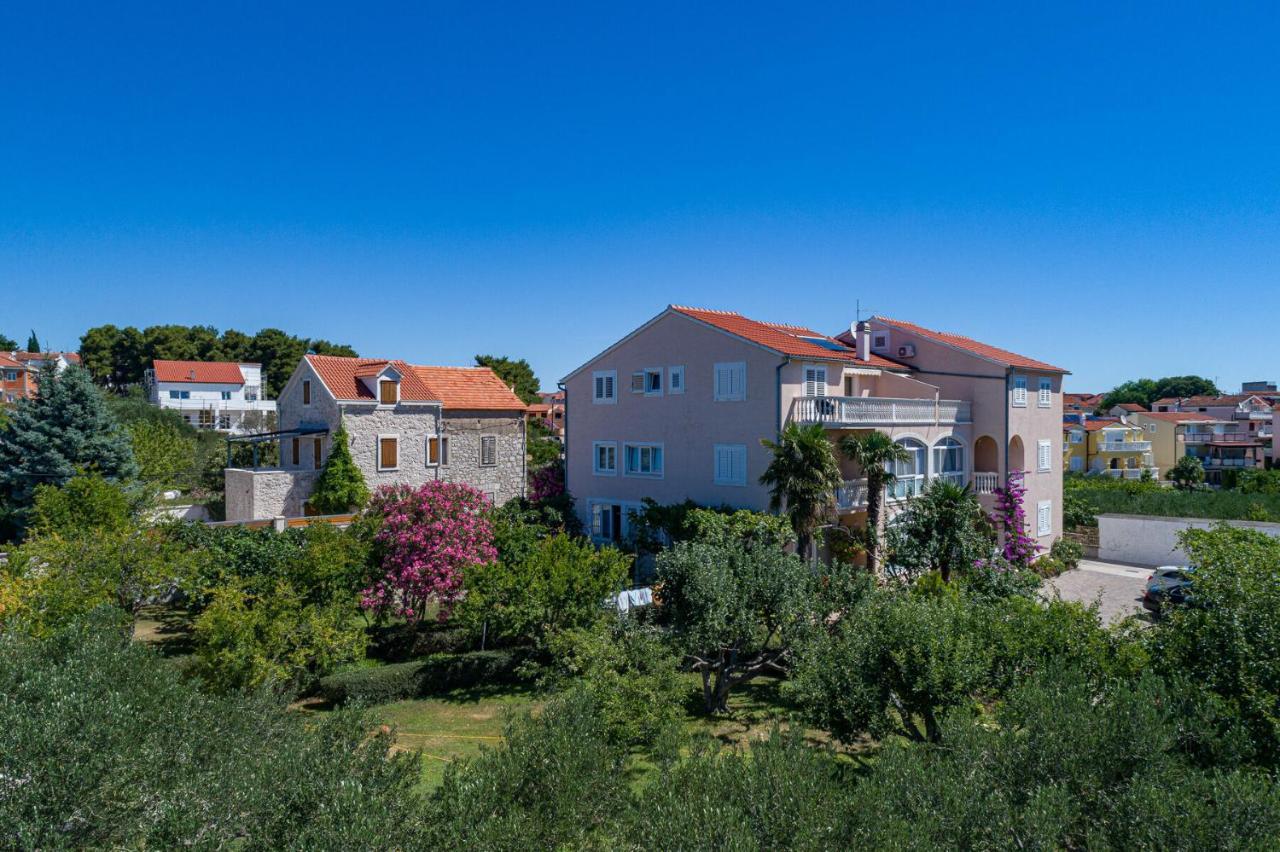 Apartments Nostro Palazzo Vodice Eksteriør billede